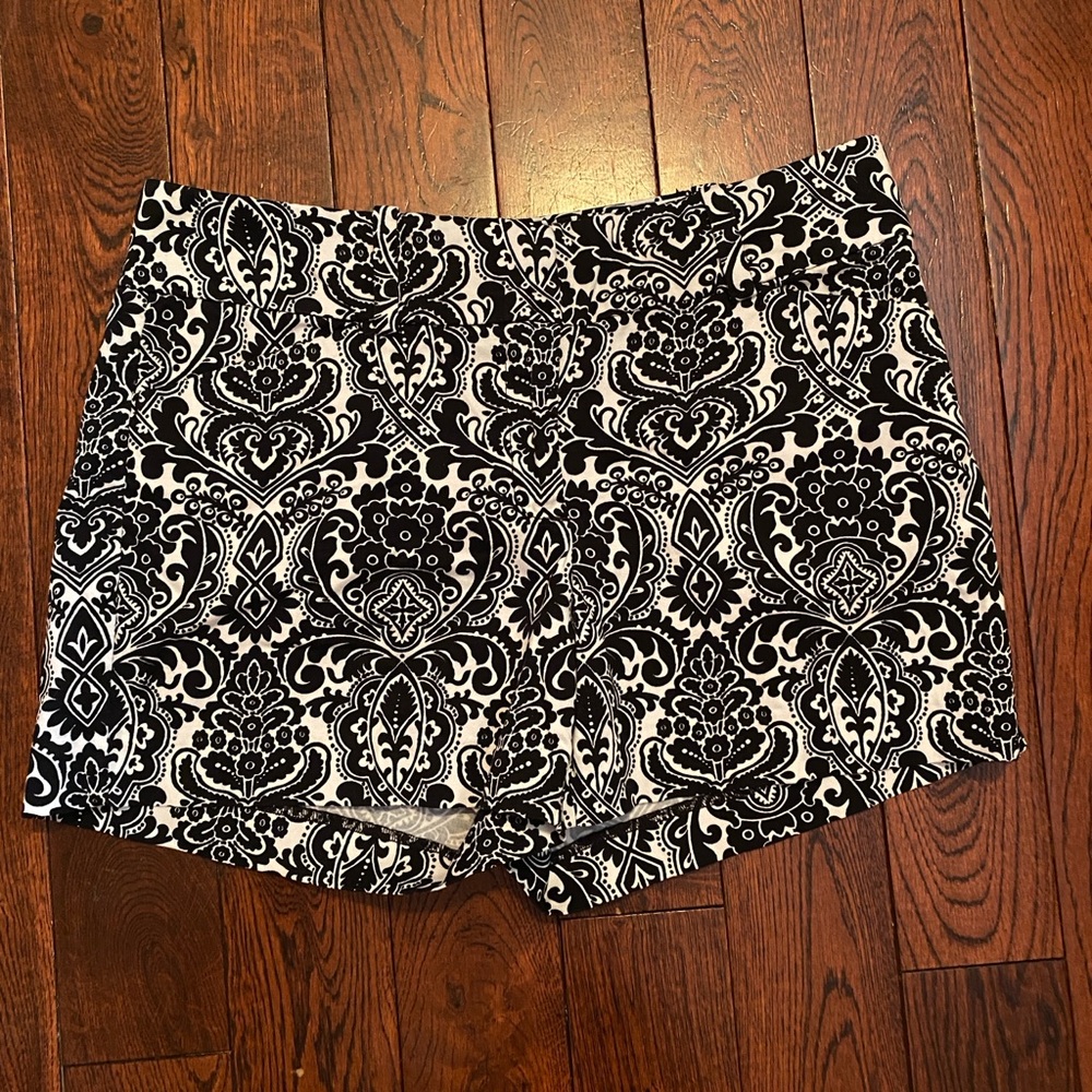 Ann Taylor Women’s Printed Shorts Size 6P